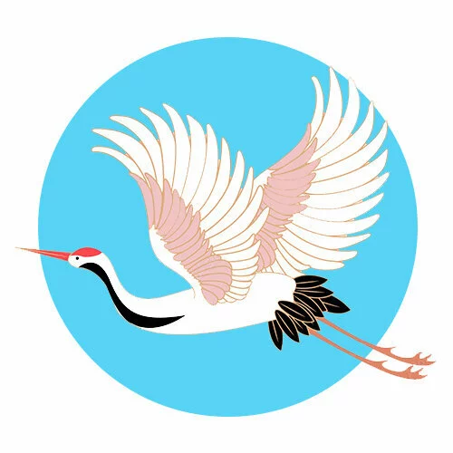 Цветной вариант раскраски летит журавль