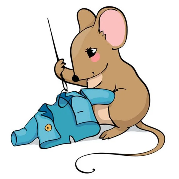 Цветной вариант раскраски мышка шьет одежду