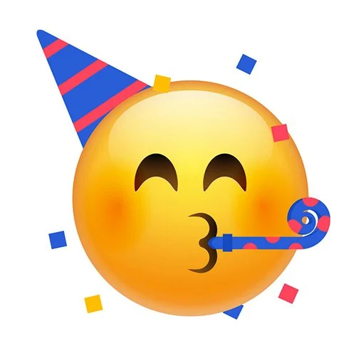 Цветной вариант раскраски смайлик с днем рождения