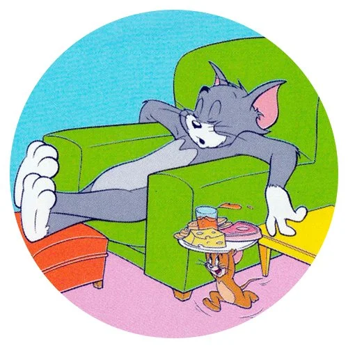 Цветной вариант раскраски том спит