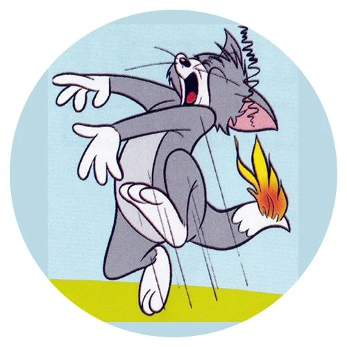 Цветной вариант раскраски тому подожгли хвост