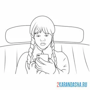 Раскраска уэнздей аддамс в машине