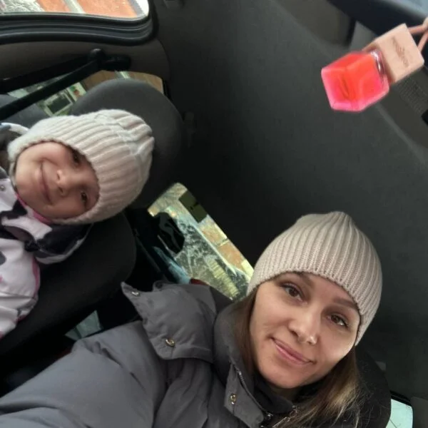 пример раскраски 8 марта красивая открытка