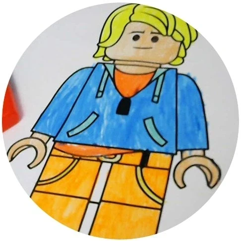 пример раскраски ниндзяго ллойд с капюшоном