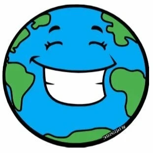 Цветной вариант раскраски планета земля улыбается